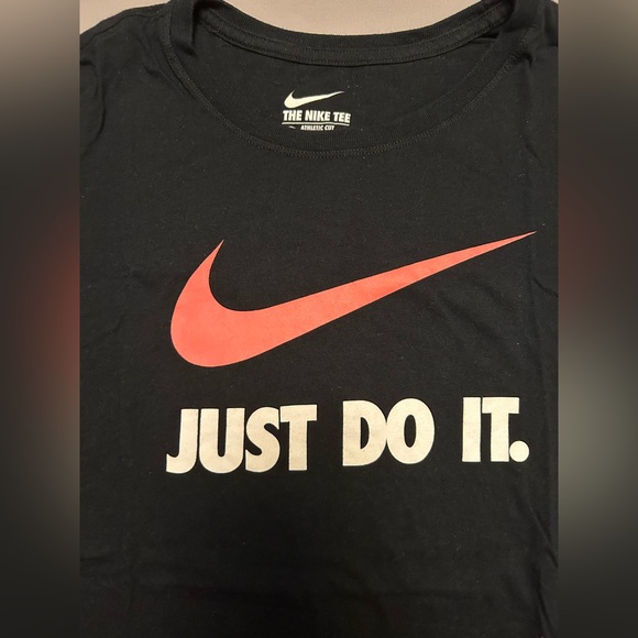 3 Nike athletic tshirts - Picture 3 of 4